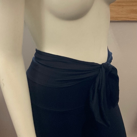 Woman’s Apana quarter length tie front yoga pants size small - Picture 2 of 14